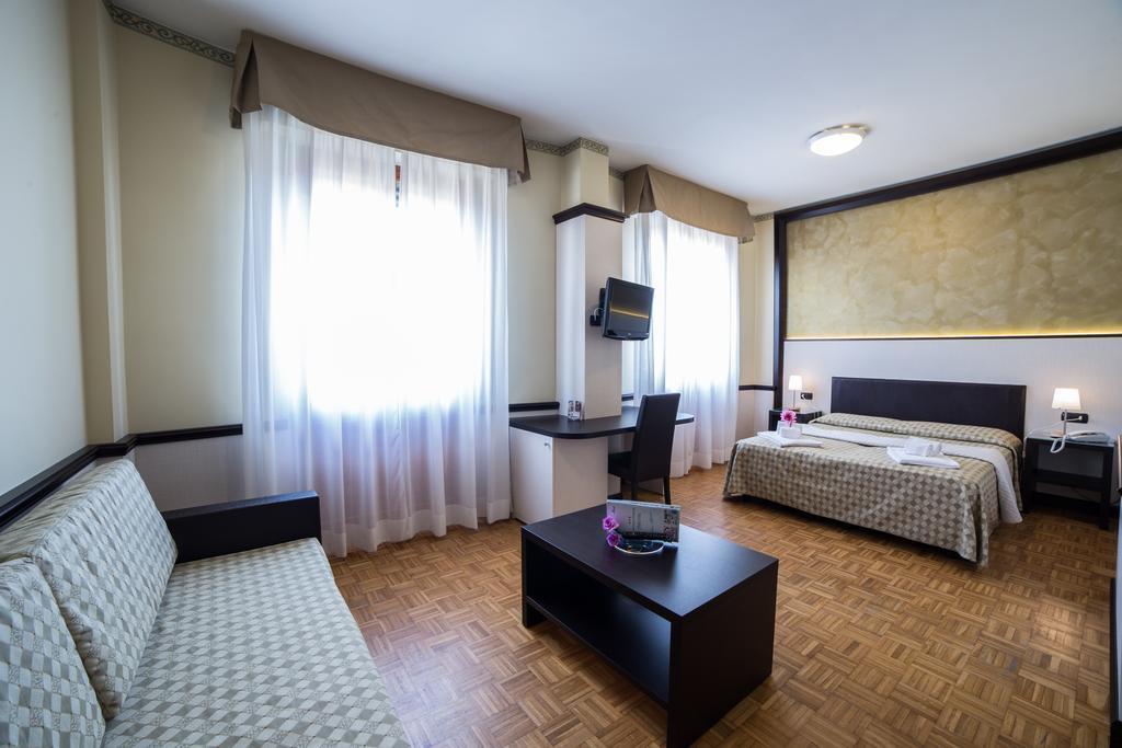 Hotel Astoria Fidenza Esterno foto