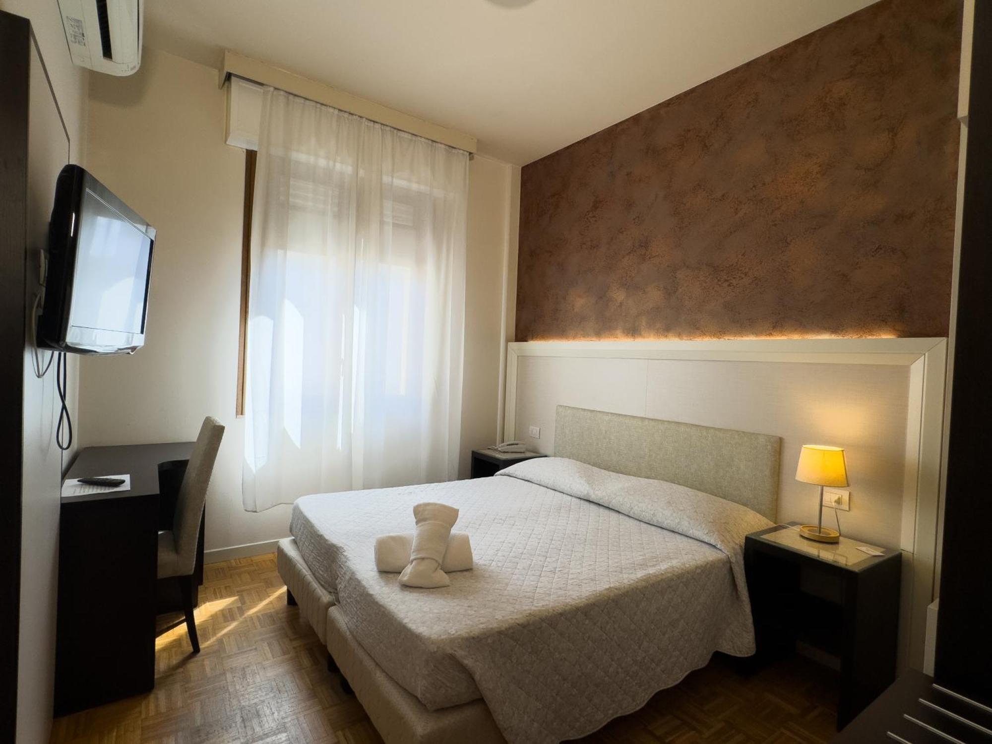 Hotel Astoria Fidenza Esterno foto
