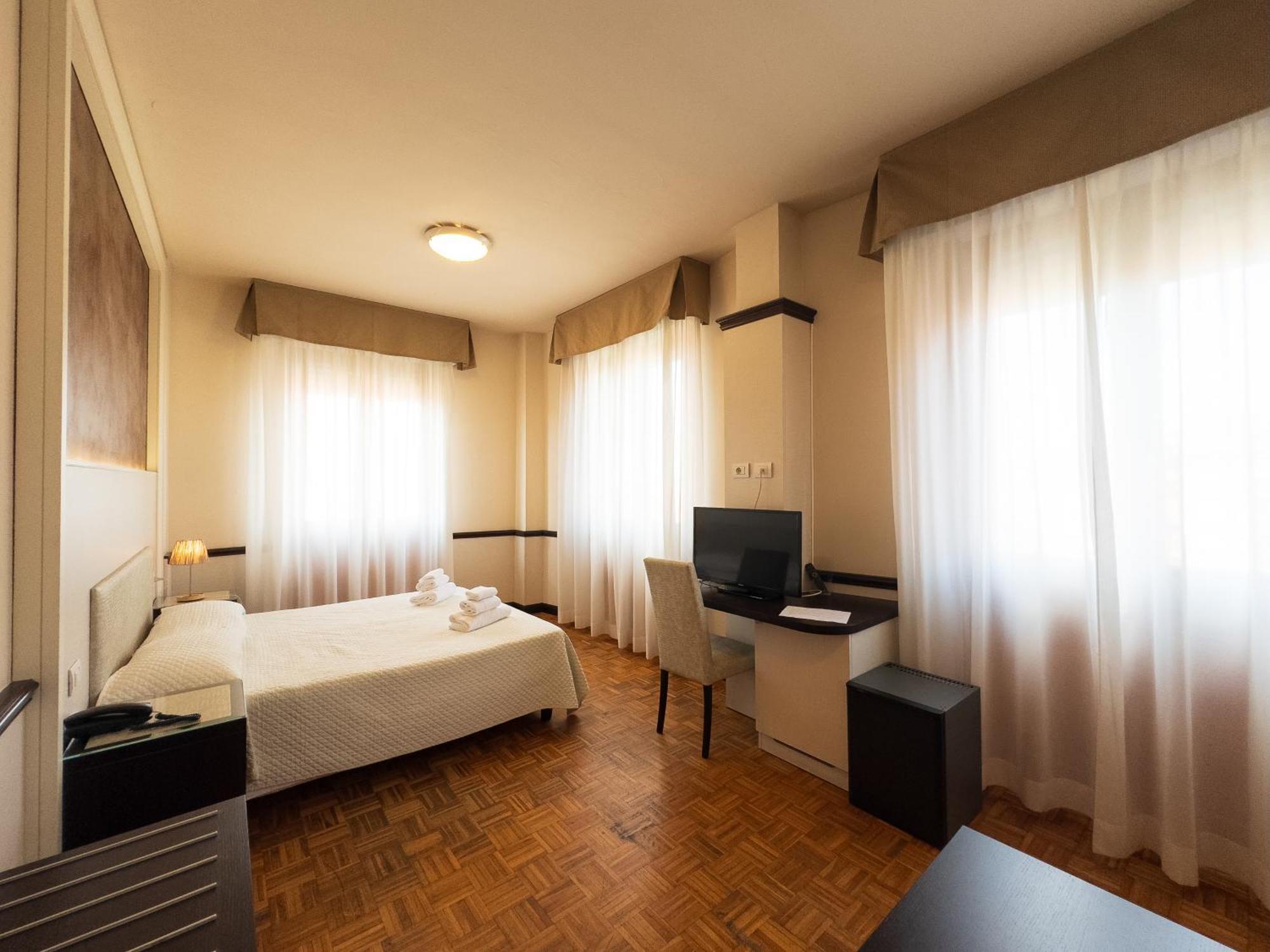 Hotel Astoria Fidenza Esterno foto