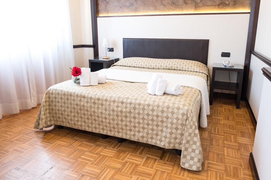 Hotel Astoria Fidenza Esterno foto